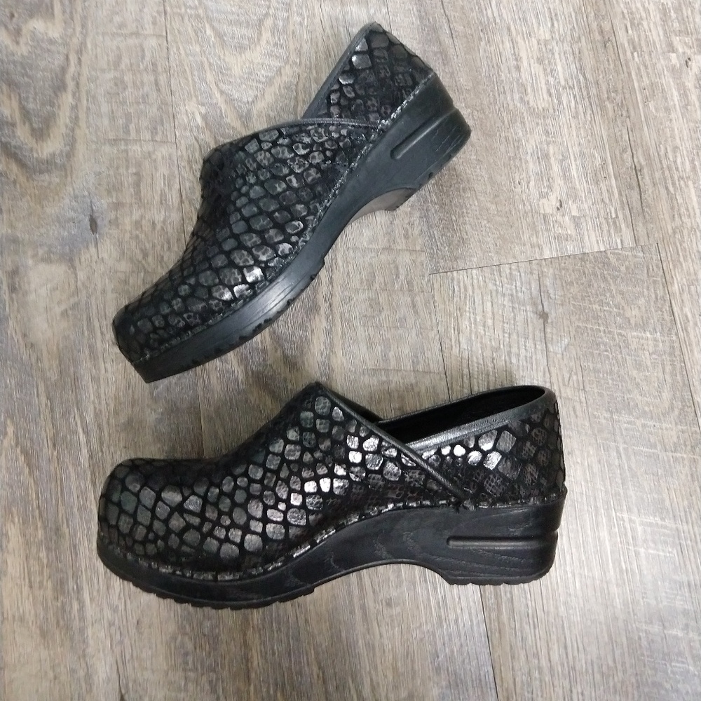 Sanita clogs